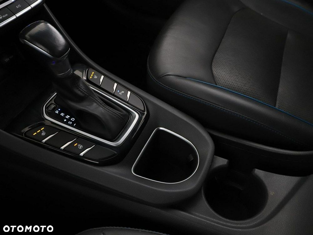 Hyundai IONIQ - 28