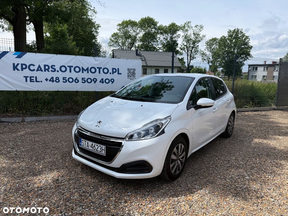 Peugeot 208 - 1