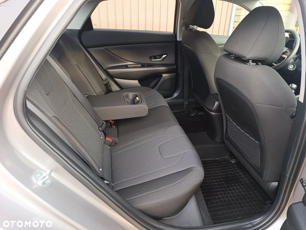 Hyundai Elantra 1.6 Modern - 19