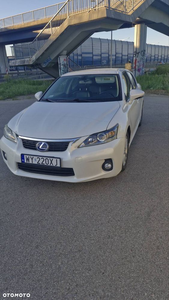 Lexus CT 200h F Sport - 1