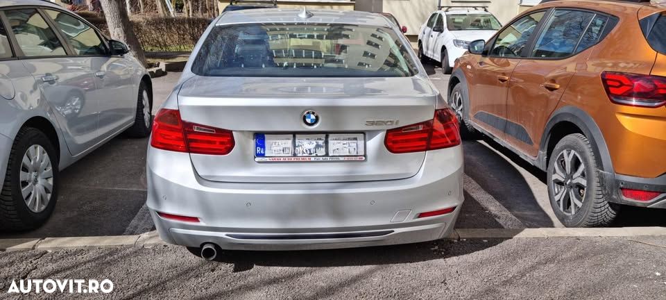BMW Seria 3 320i Efficient Dynamics Edition Sport Line - 9
