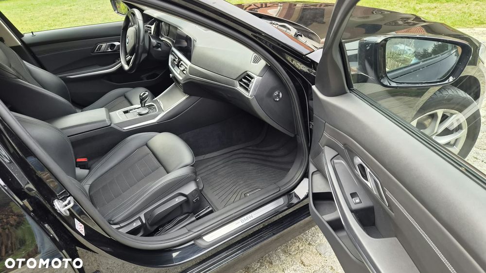 BMW 3 Series 2020 photo 5