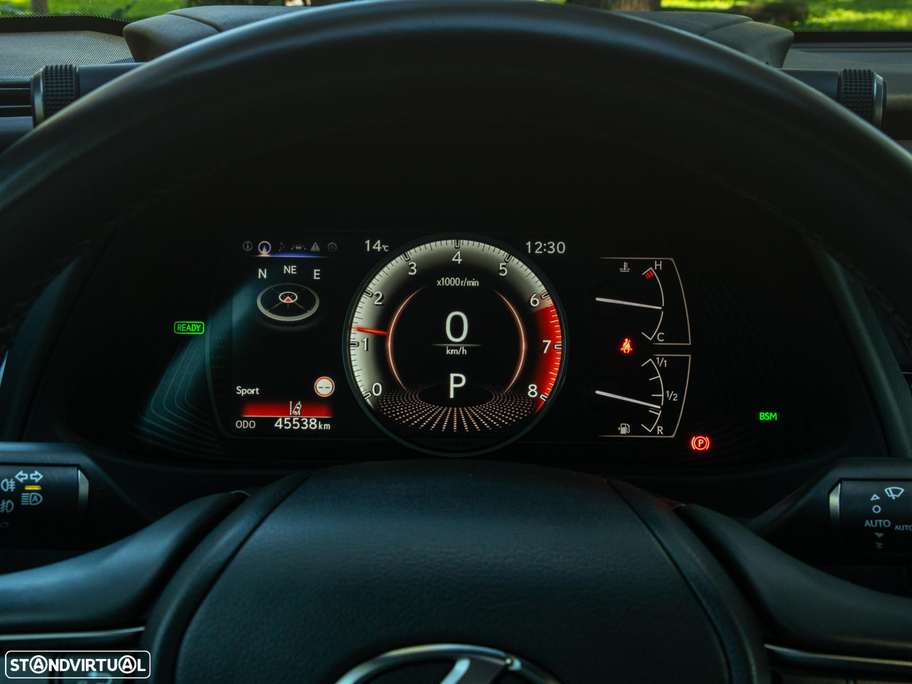 Lexus ux-250h Sport - 30