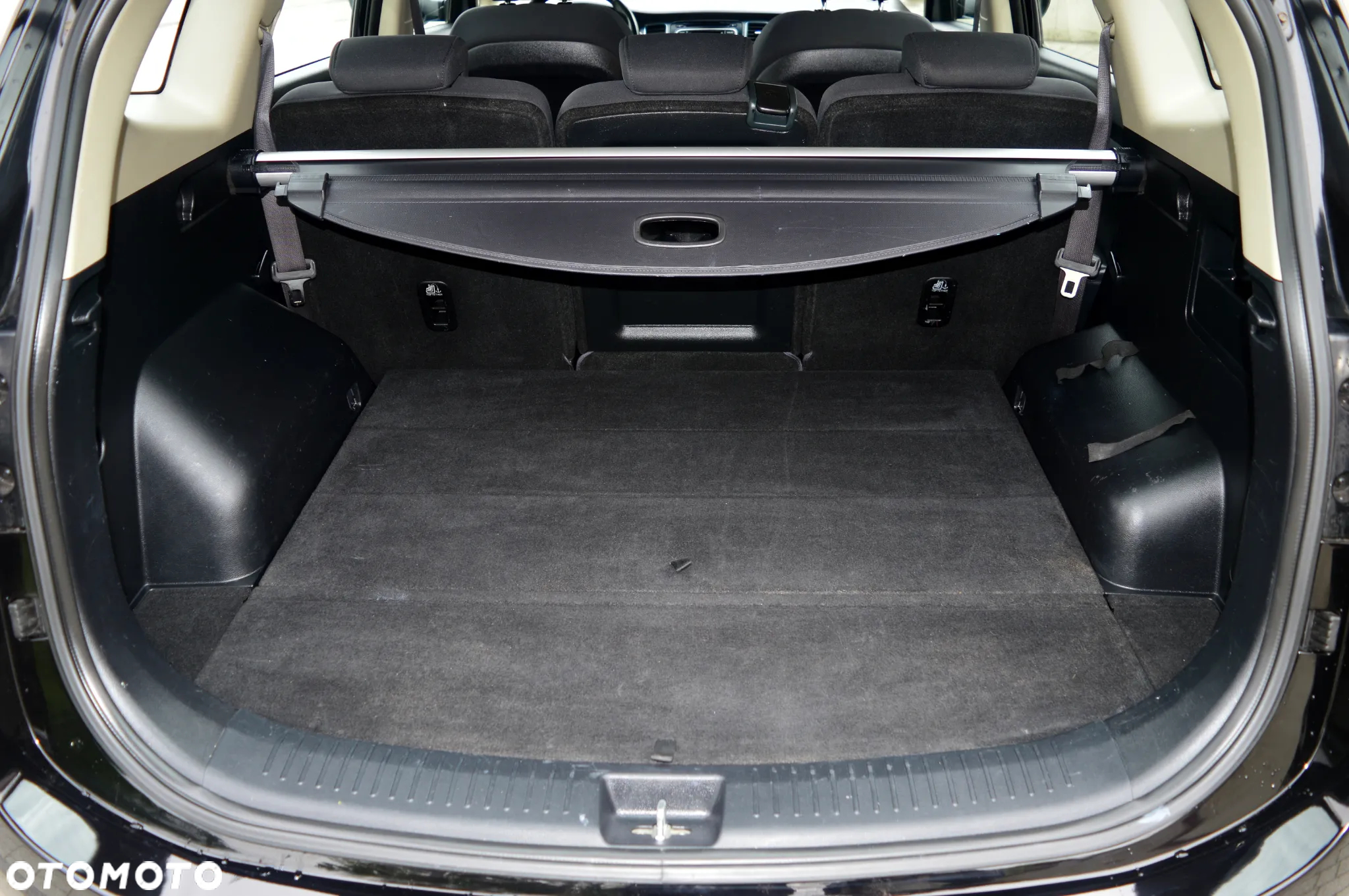 Kia Carens - 29