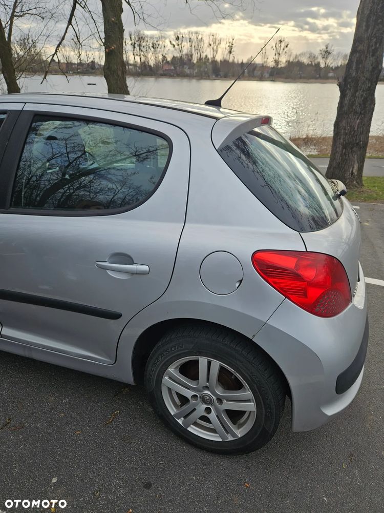 Peugeot 207 1.4 - 6