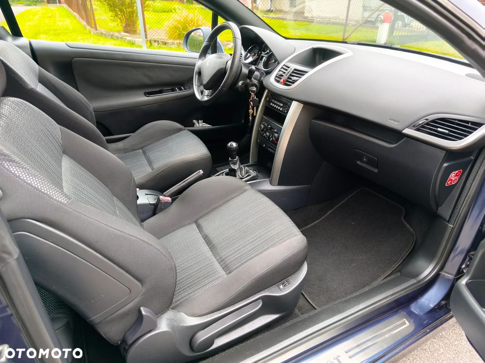 Peugeot 207 - 17