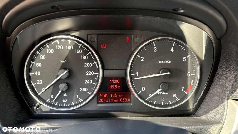 BMW Seria 3 318i - 33