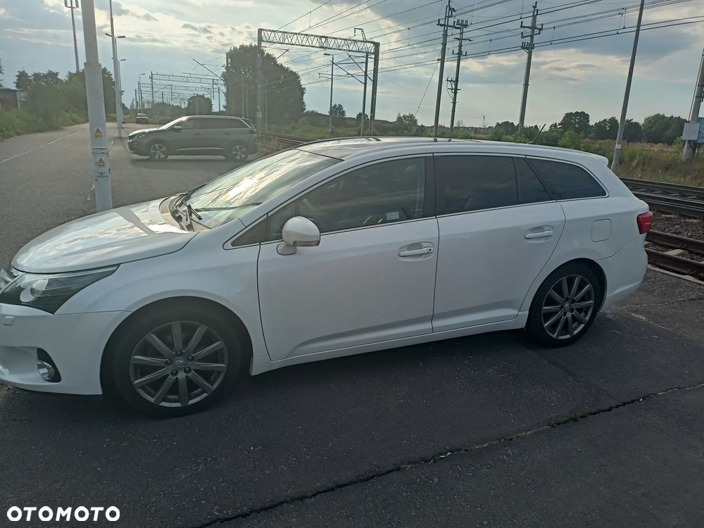Toyota Avensis 2.0 Business Edition - 2