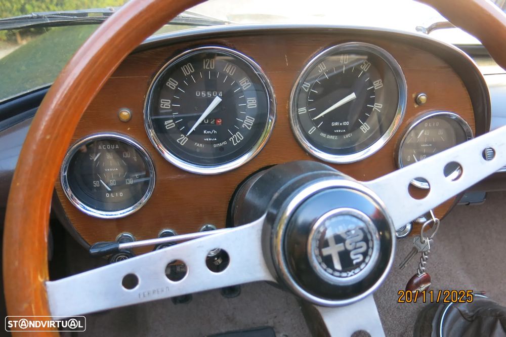 Alfa Romeo 2000 - 10