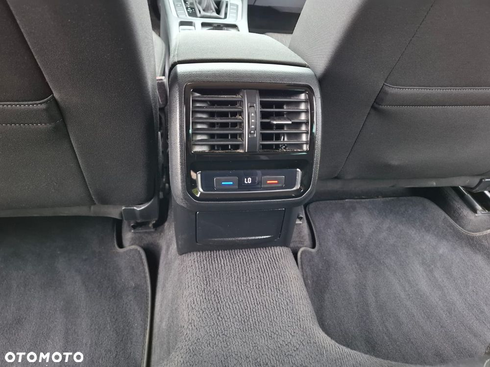 Volkswagen Passat 2.0 TDI SCR DSG Highline - 21