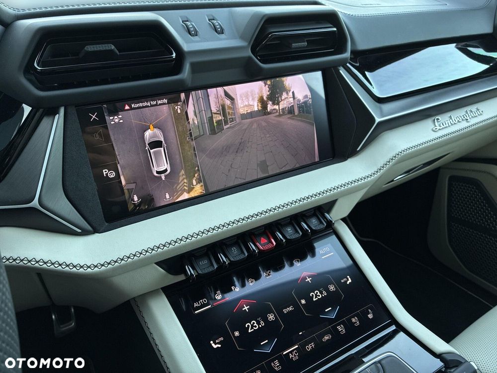 Lamborghini Urus - 13