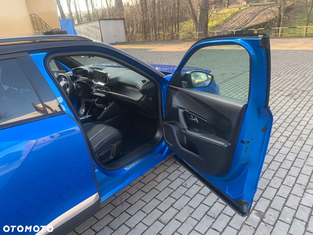 Peugeot 2008 PureTech 130 EAT8 GT - 12