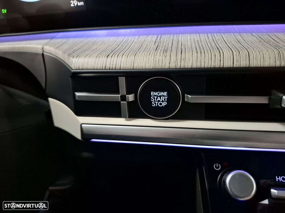 Hyundai Santa Fe 1.6 T-GDI PHEV Vanguard - 24