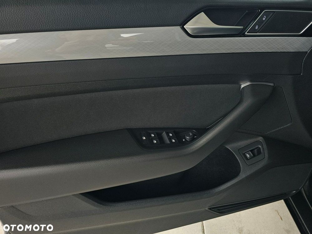 Volkswagen Passat Variant - 12