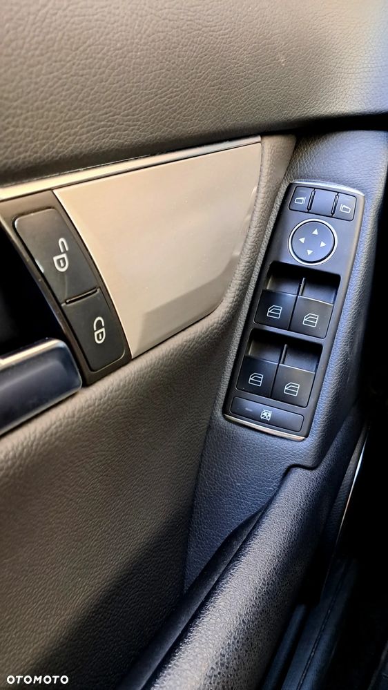 Mercedes-Benz Klasa C 180 CGI BlueEff Avantgarde - 10