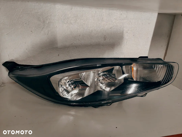 Lampa Ford Fiesta MK7 lift lewa oryginał EU  C1BB13W029AH