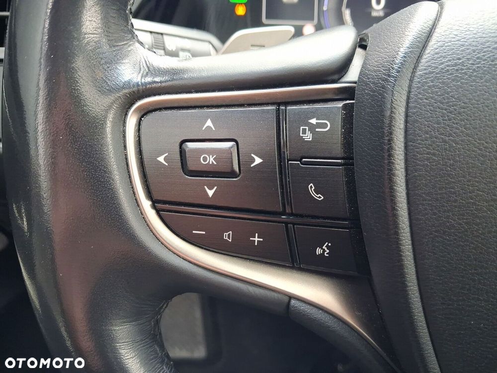 Lexus ES 300h Business Edition - 11