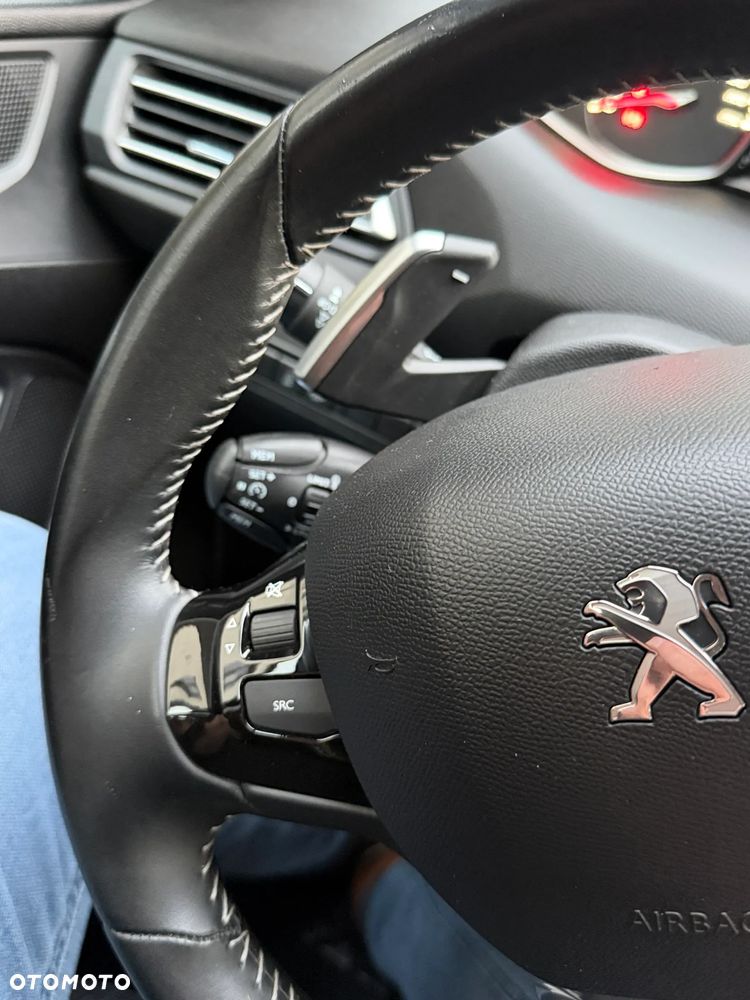 Peugeot 308 BlueHDi 130 EAT8 Business - 29
