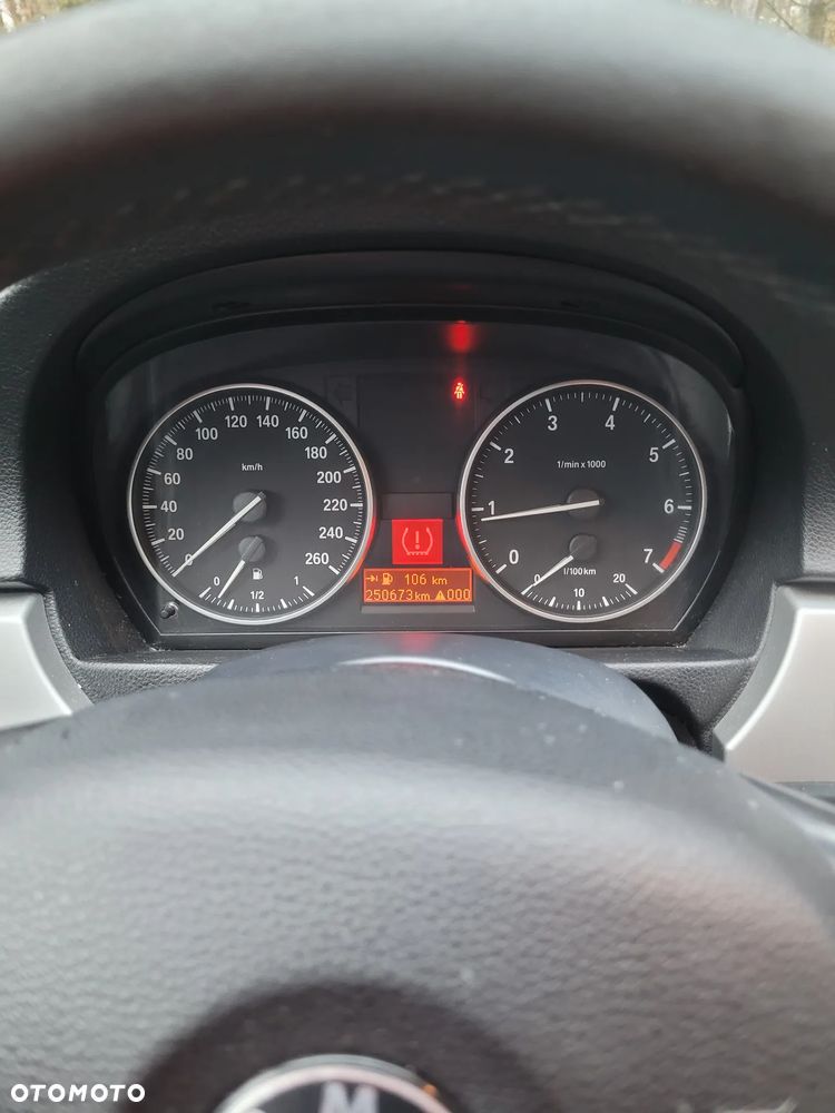 BMW Seria 3 318i - 9