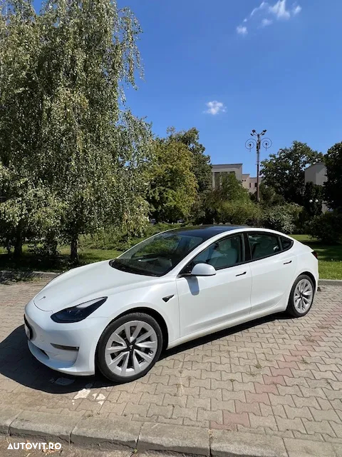 Tesla Model 3 Long Range - 2