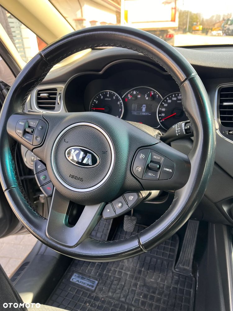 Kia Carens 1.6 GDI L - 22