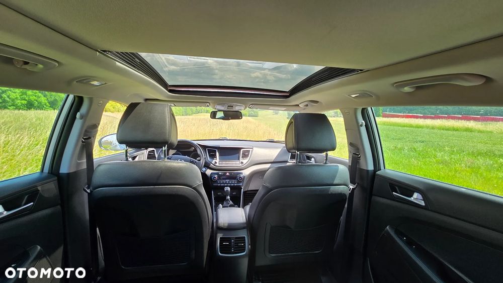 Hyundai Tucson 1.7 CRDI BlueDrive Style 2WD - 11