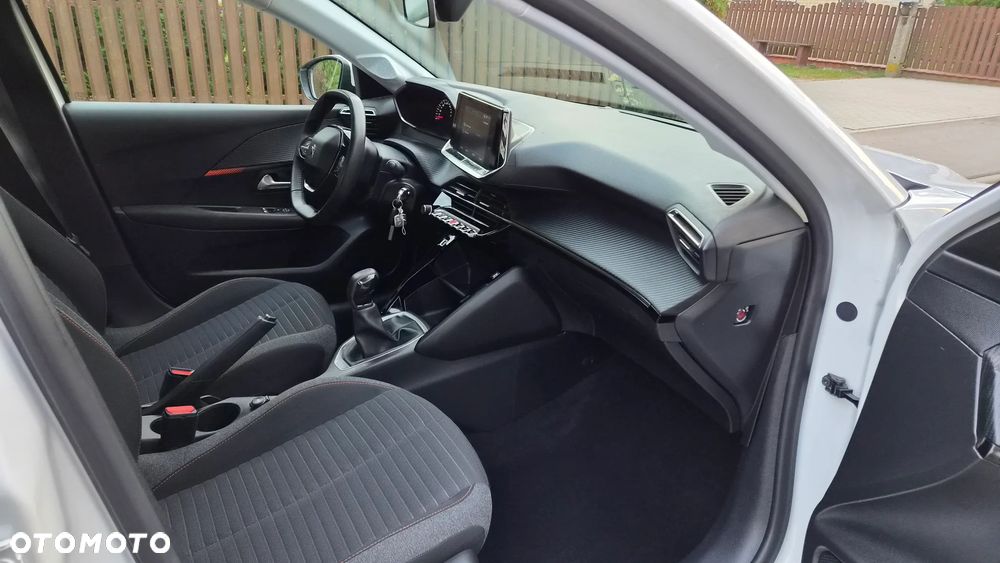 Peugeot 208 - 5