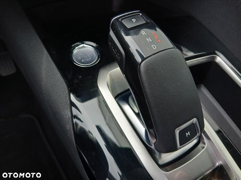 Peugeot 5008 1.6 PureTech Allure S&S EAT8 - 17