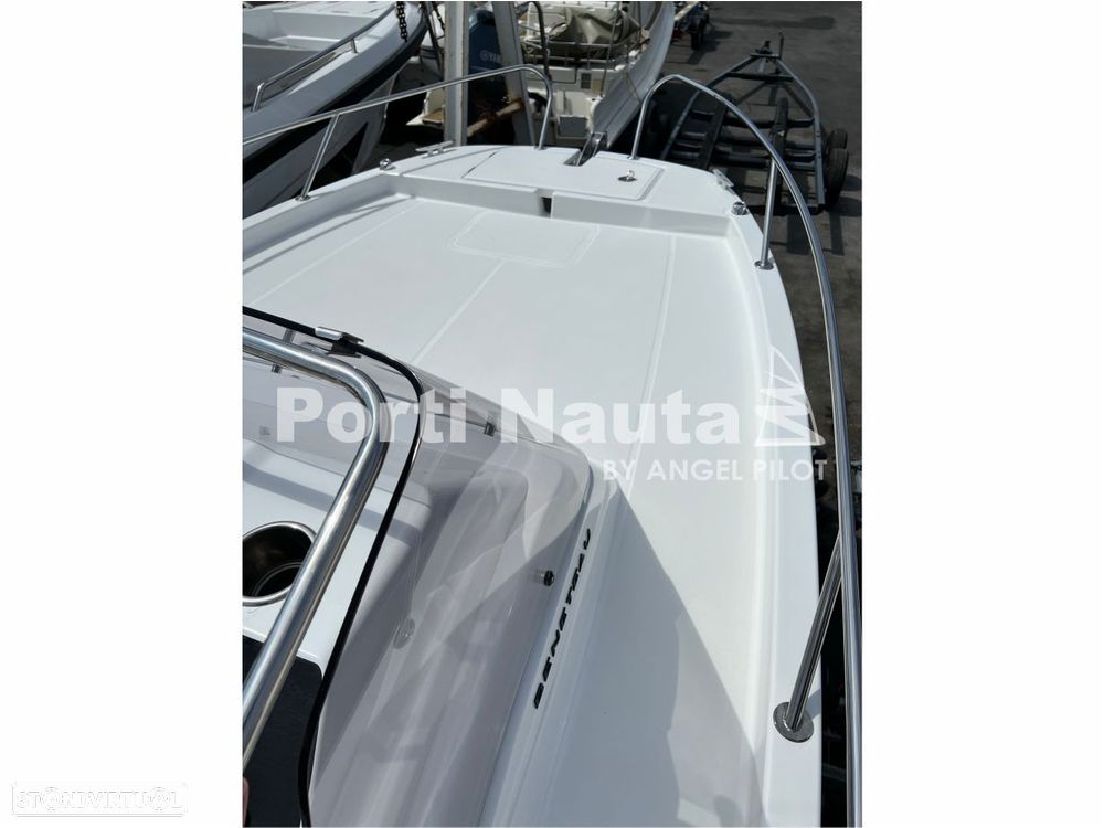 Beneteau Flyer 7 Sundeck - 12