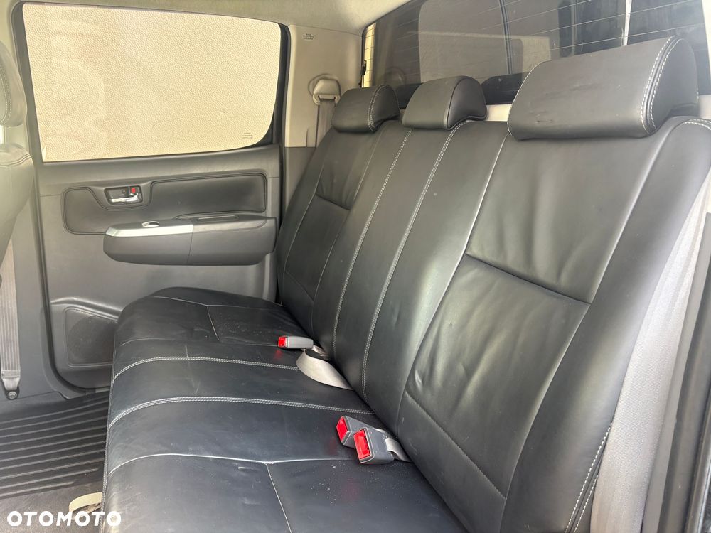 Toyota Hilux 3.0 D-4D Invincible - 13