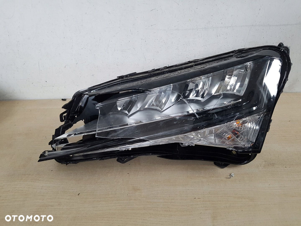 SKODA SUPERB 3 Lift lampa reflektor FULL LED 3V1941015C