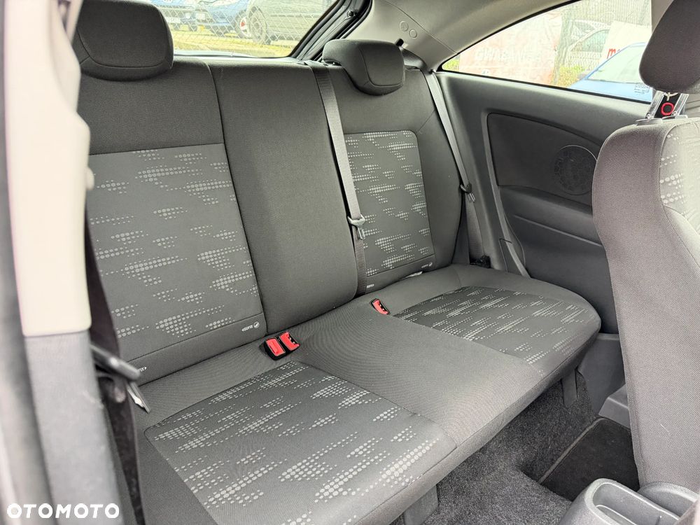 Opel Corsa 1.4 16V Cosmo - 14