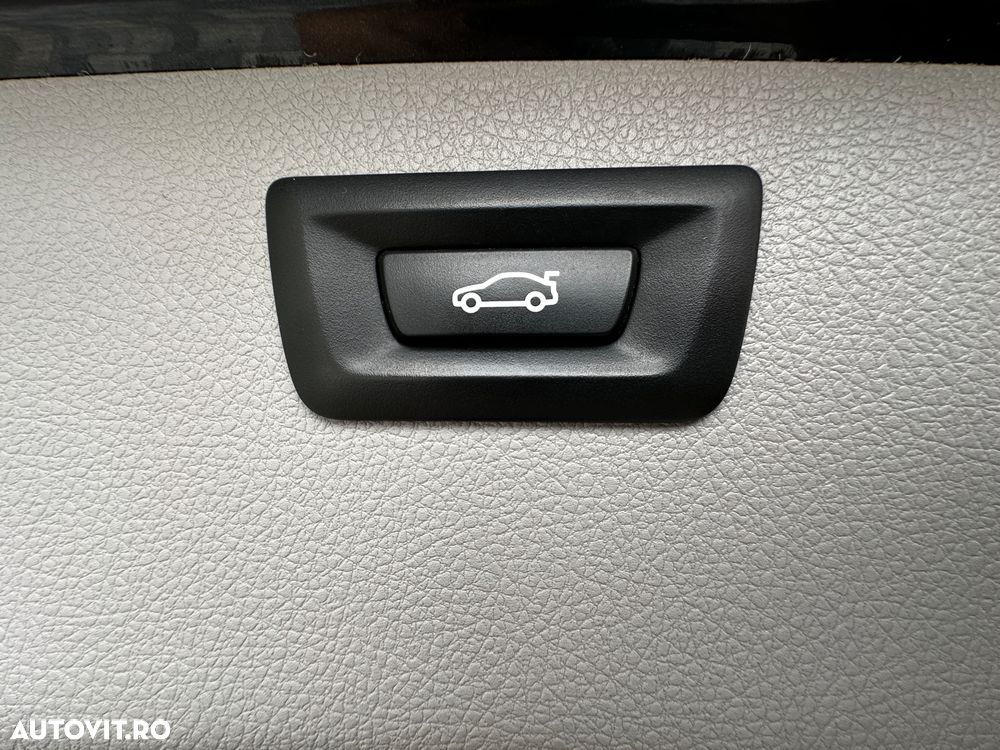 BMW Seria 3 320d xDrive AT - 30