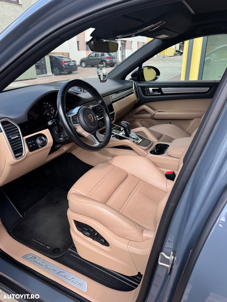 Porsche Cayenne Coupe E-Hybrid - 16