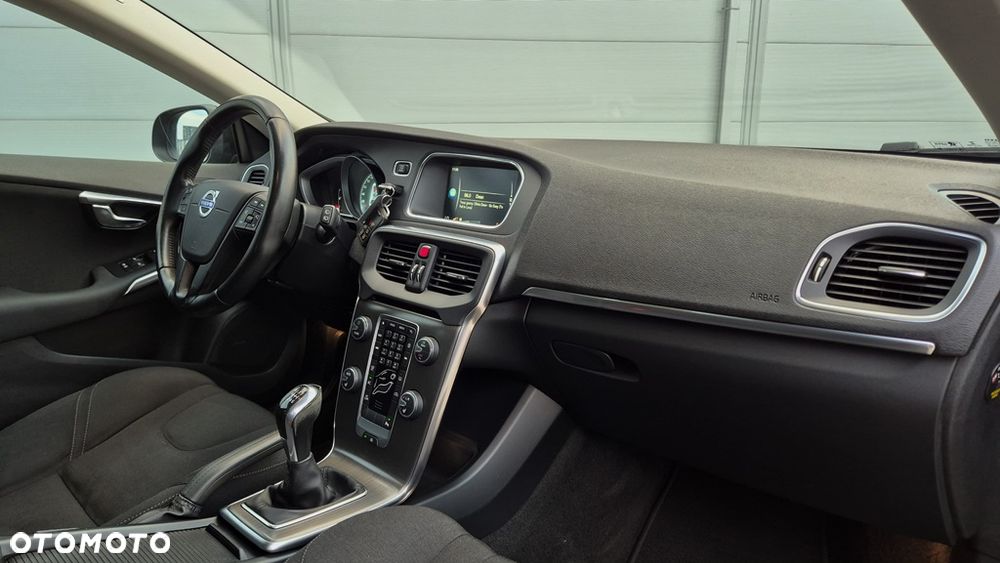 Volvo V40 T3 Momentum - 7