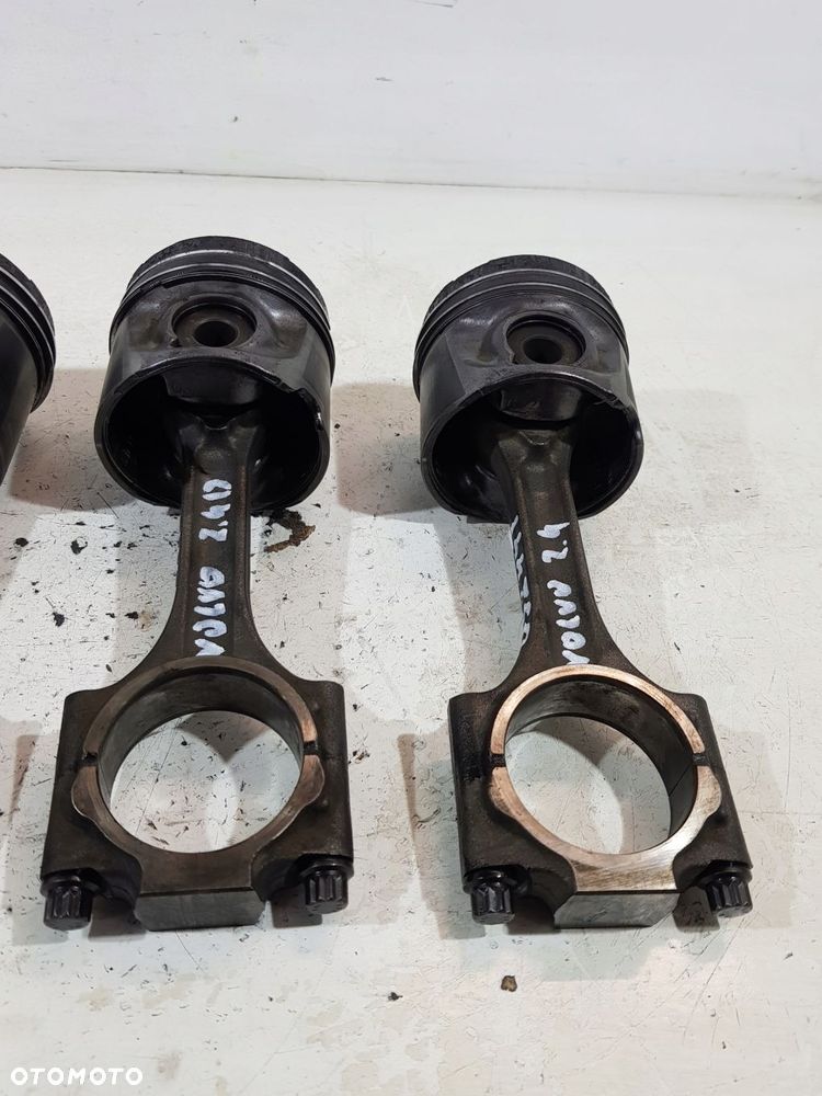 tłok + korbowód 81l118 volvo s60 i v70 ii 2.4 d5 d5244t - 3