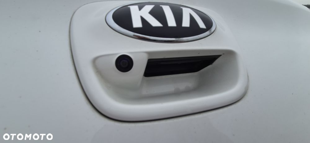 Kia Rio - 12