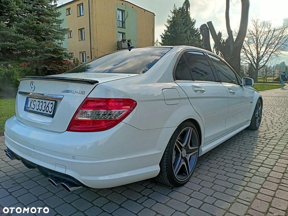 Mercedes-Benz Klasa C 63 AMG 7G-TRONIC SPORT EDITION - 23