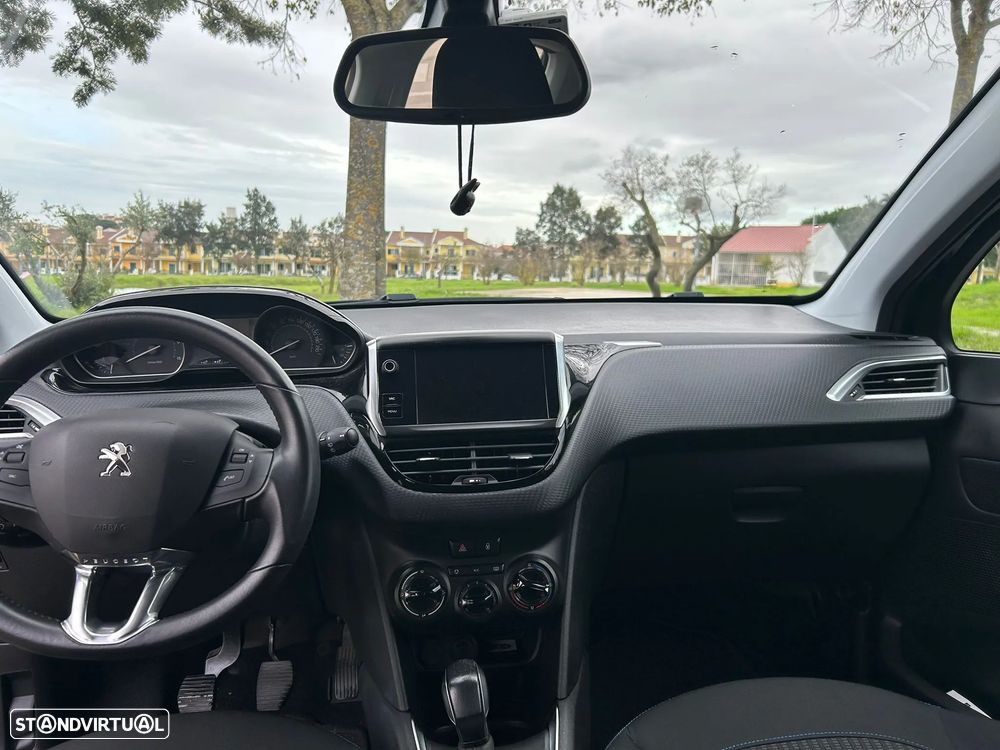 Peugeot 208 1.5 BlueHDi Signature - 11