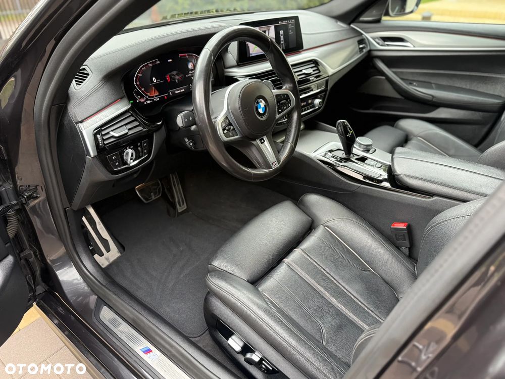 BMW Seria 5 530i xDrive M Sport Edition - 8