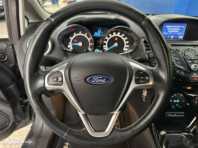 Ford Fiesta 1.0 EcoBoost S&S TITANIUM - 17