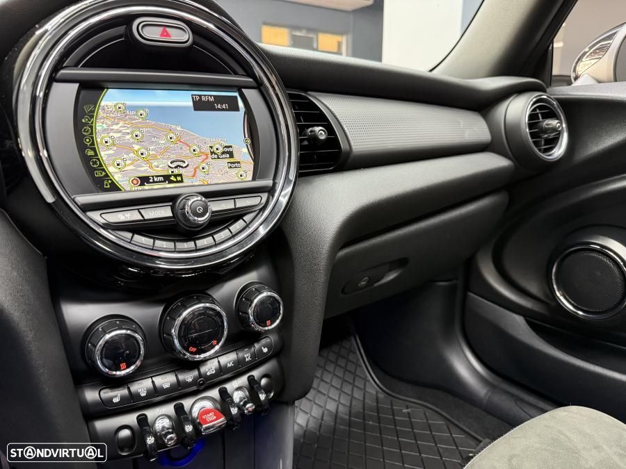 MINI Cabrio - 18