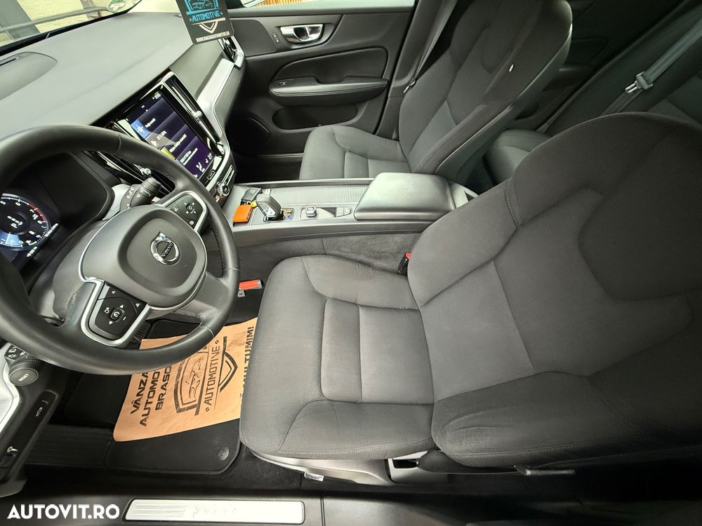 Volvo V60 B3 B DKG Momentum Pro - 20