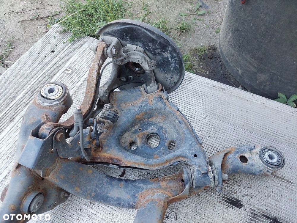 BELKA OŚ ZAWIESZENIA TYŁ AUDI A6 C6 QUATTRO 04-08r SEDAN - 3