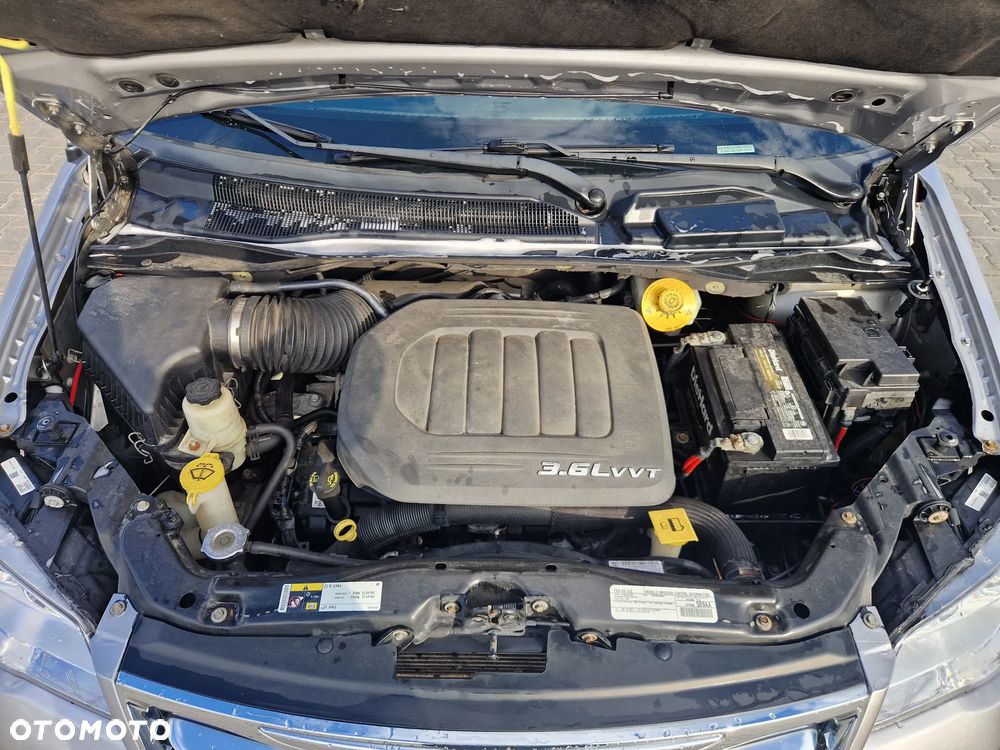 Chrysler Town & Country 3.6 Touring - 16