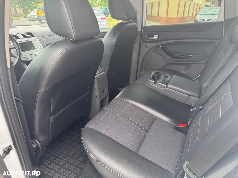 Ford Kuga - 17