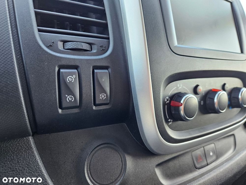 Renault Trafic L2H1 *69999zł NETTO* Brygadówka 6 osób 2.0dCi/120KM - 26