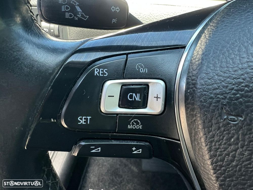 Volkswagen Golf 1.6 TDi GPS Edition — fotografia 14