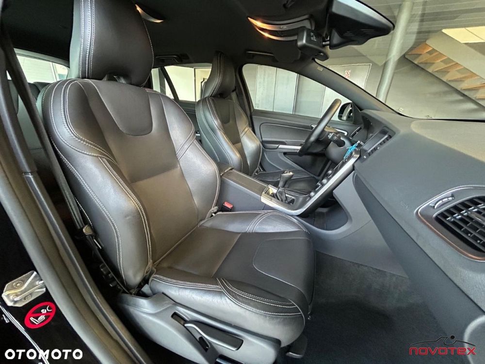 Volvo V60 T3 Momentum - 15