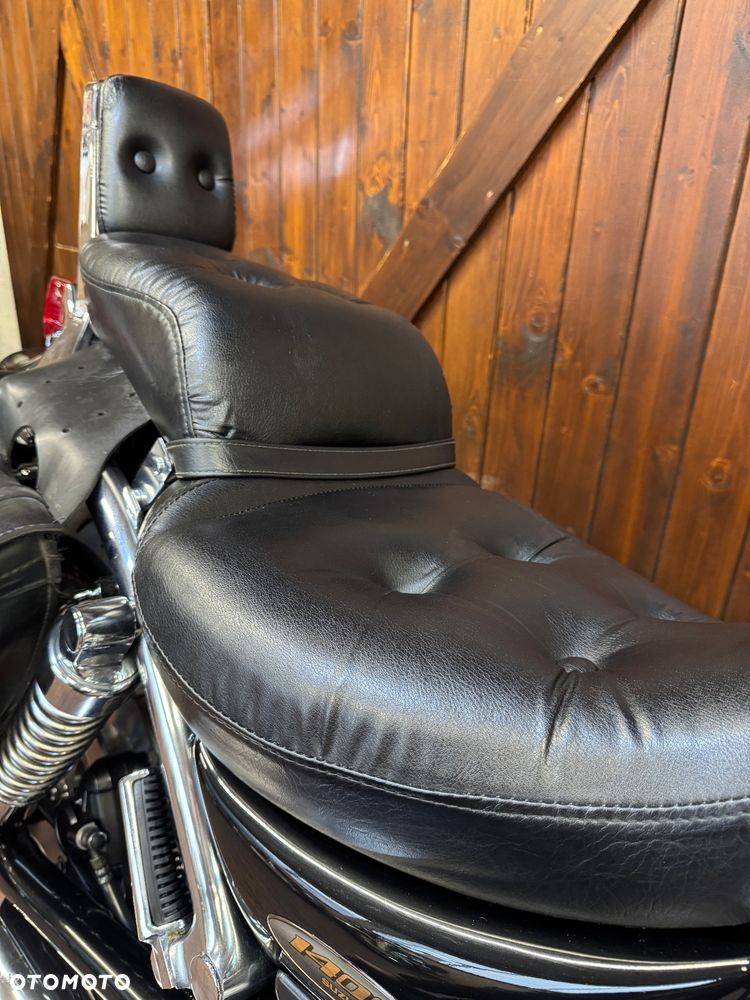 Suzuki Intruder - 14